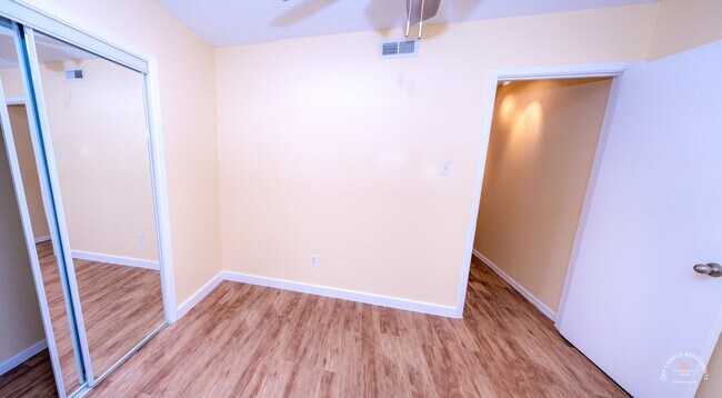 Montage Apartments, Austin, TX 78705 - photo 5
