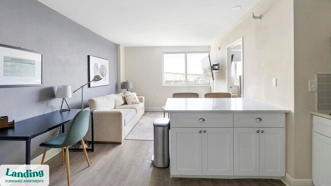 305 Dr M L K Jr St S unit 739, Saint Petersburg, FL 33705 - photo 3