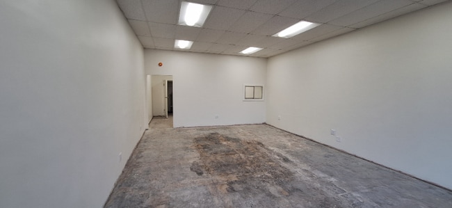 1436 W Martin Luther King jr Blvd, Los Angeles, CA 90062 - photo 3