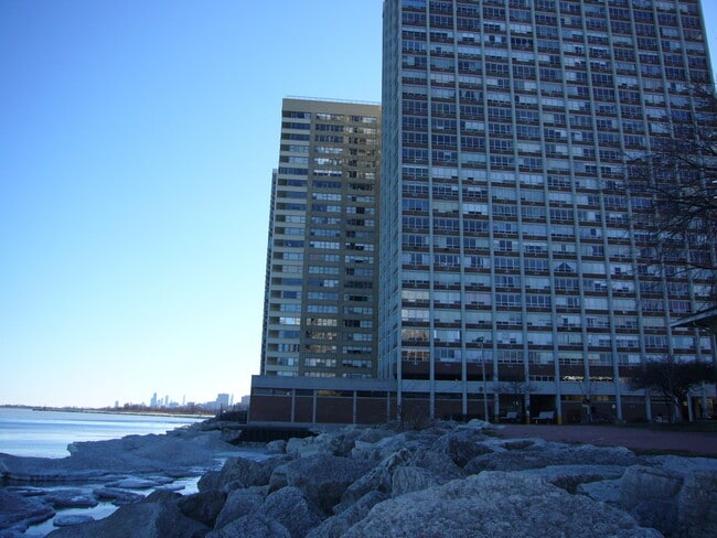 Granville Beach Condominiums unit 2007, Chicago, IL 60660 - photo 2