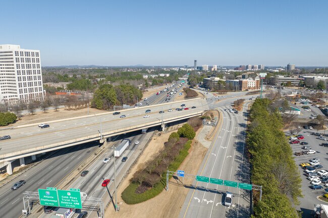 Vinings conveniently boarders both Interstate 265 and Interstate 75 for an easy commute.