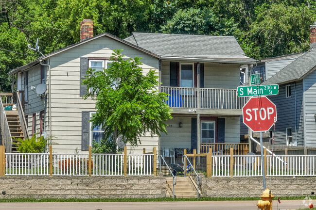 Two story homes with large balconies line the main roads of Swiftt.