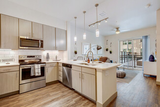 2424 Alcott St, Denver, CO 80211