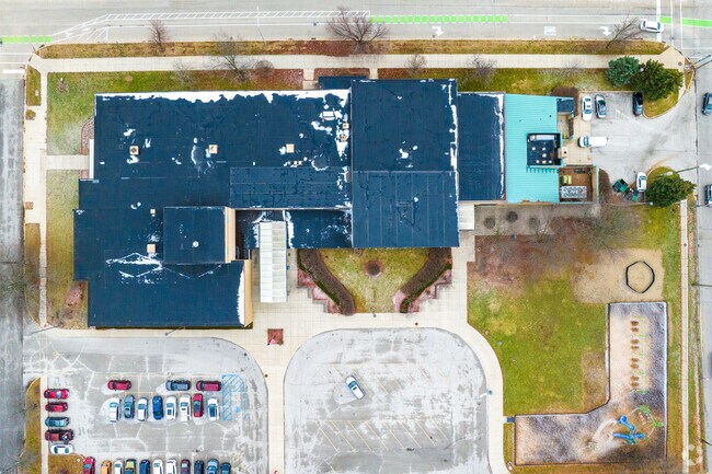 Kenwood Elementary School has a parking lot for staff and guests.