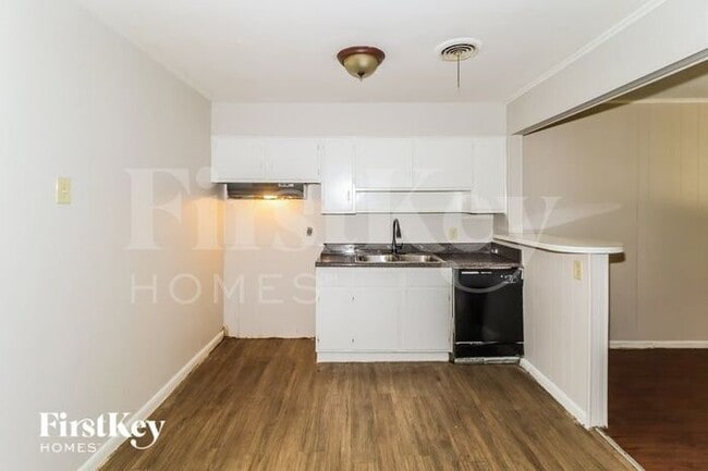 1769 Sugarloaf St, Memphis, TN 38108 - photo 4