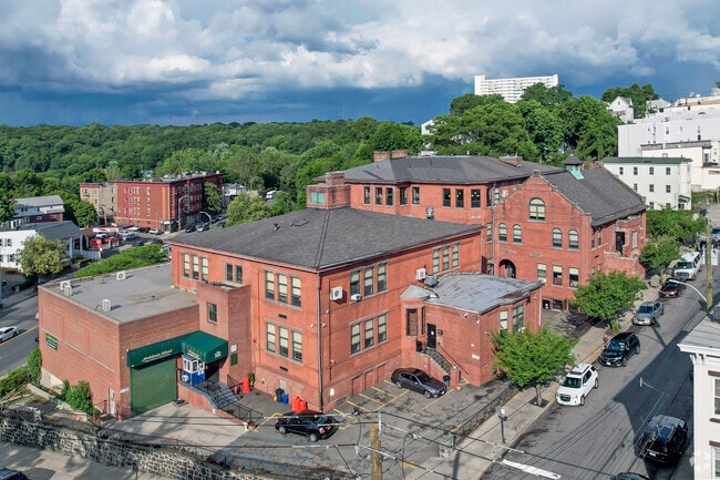 We are a Pre-K through 12th Grade Islamic School located in Yonkers NY.