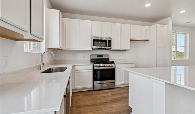 469 S Salida St, Aurora, CO 80017 - photo 4