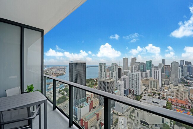 33 NE 2nd Ave unit ID1059808P, Miami, FL 33132 - photo 2