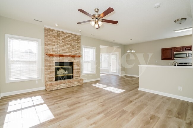 1675 Juniper Ln, Greenwood, IN 46143 - photo 2