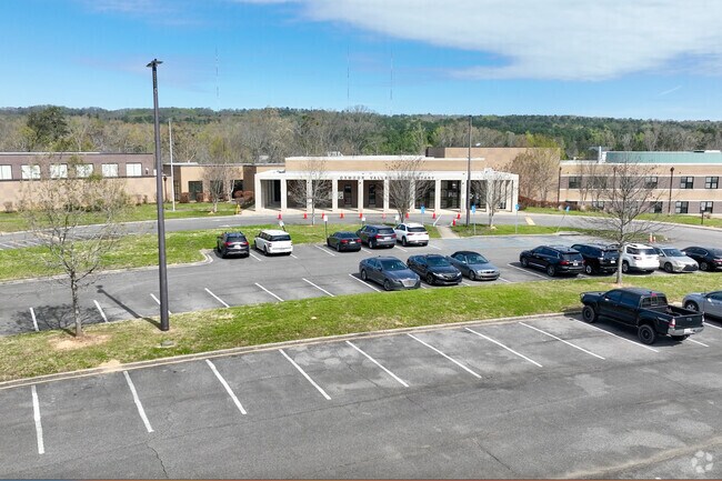 At Oxmoor Valley, 29% of students scored at or above the proficient level for math.