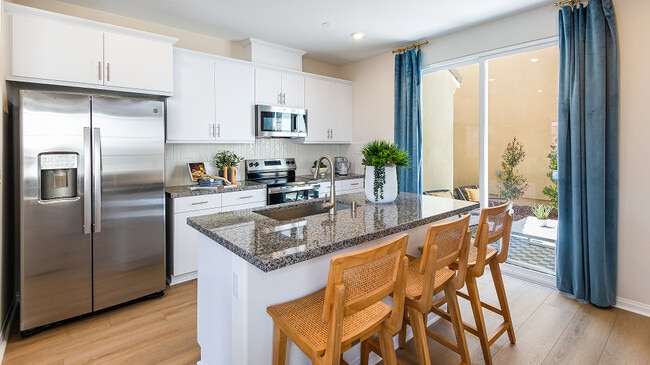 1700 Phantom Ln, Rialto, CA 92376 - photo 2