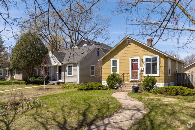 Several beautiful homes in Texa-Tonka.