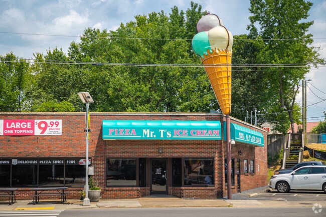 Mr T's Pizza and Ice Cream is a regular stop for many St Elmo locals.