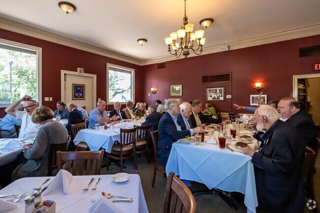 Enjoy the famous barbeque shrimp at Pascal’s Manale near Milan.