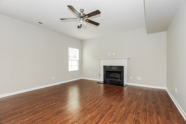 1031 Daniel Ln, Spring Hill, TN 37174 - photo 5