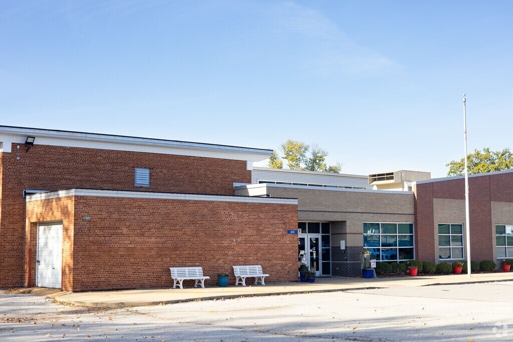 Lawson Elementary School, Rankings & Reviews