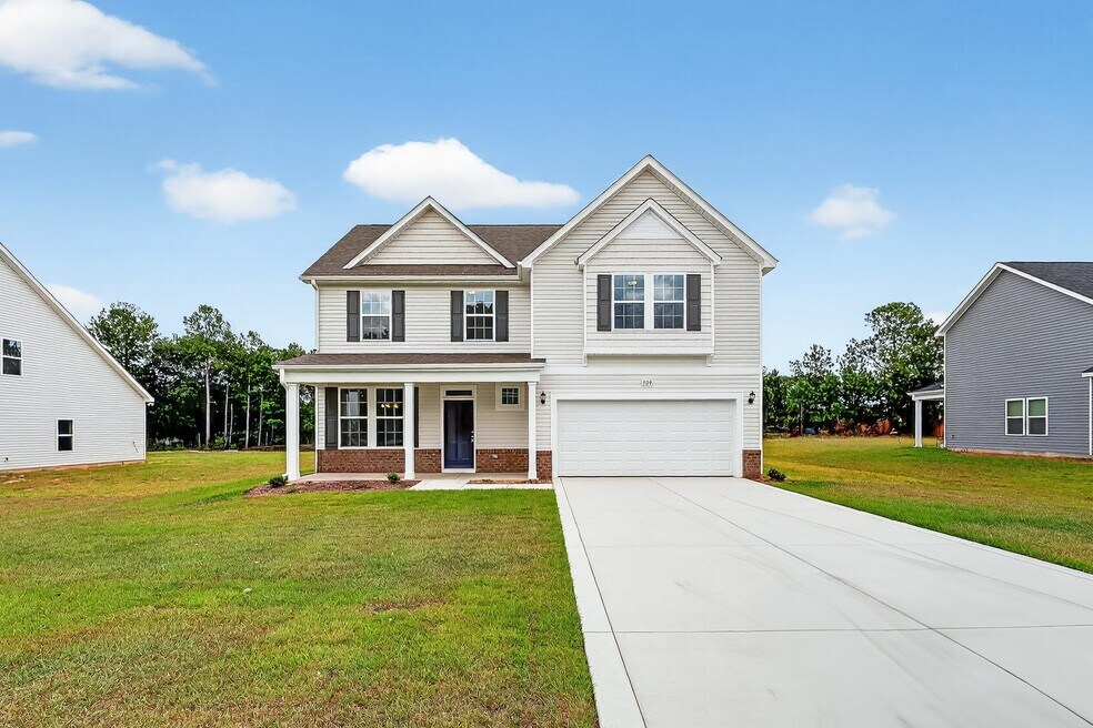 320 Pinnacle Ct, Raeford, NC 28376 - photo 1