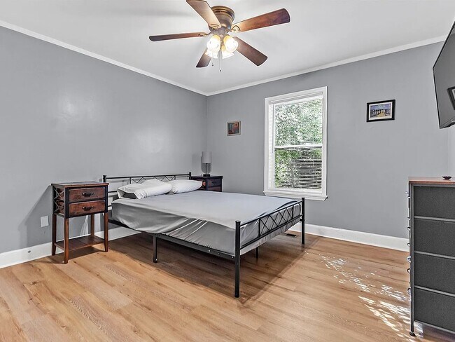 3704 Friar Tuck Rd, Memphis, TN 38111 - photo 2