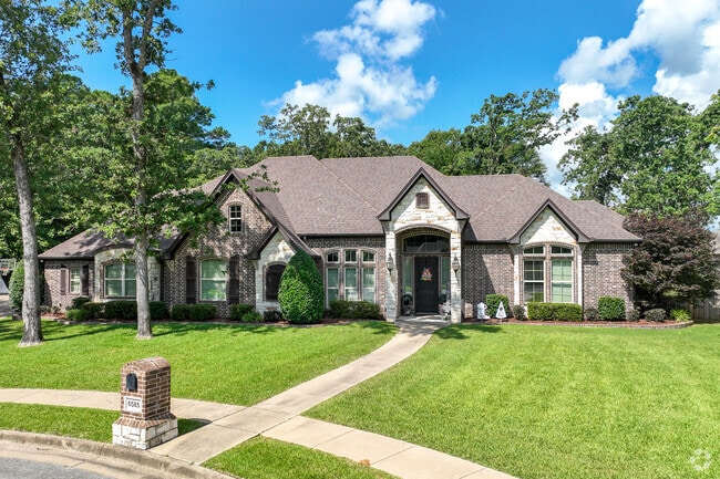 Luxurious single story homes with manicured lawns can be found in Cambridge.
