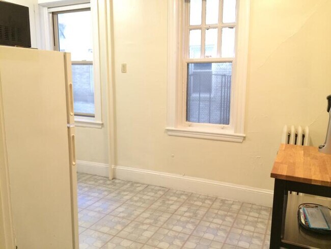 1622 Massachusetts Ave unit 3, Cambridge, MA 02138 - photo 3