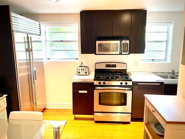 4812 Pine Tree Dr unit 104, Miami Beach, FL 33140 - photo 5