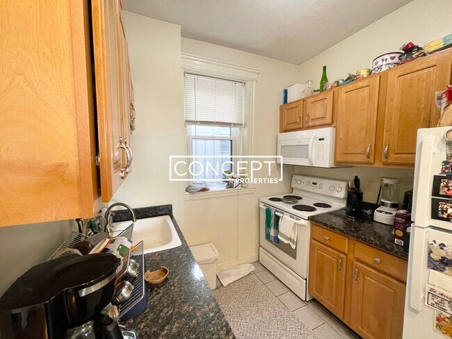 195 Park Dr unit 33CP, Boston, MA 02215 - photo 3