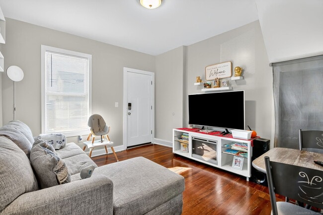 14 Belden St unit 1, New Britain, CT 06051 - photo 3