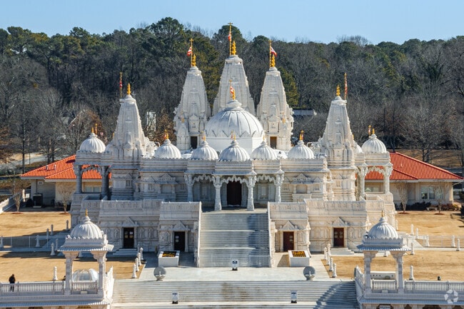 BAPS Shri Swaminarayan Mandir is a Hindu temple nearby to Lilburn.