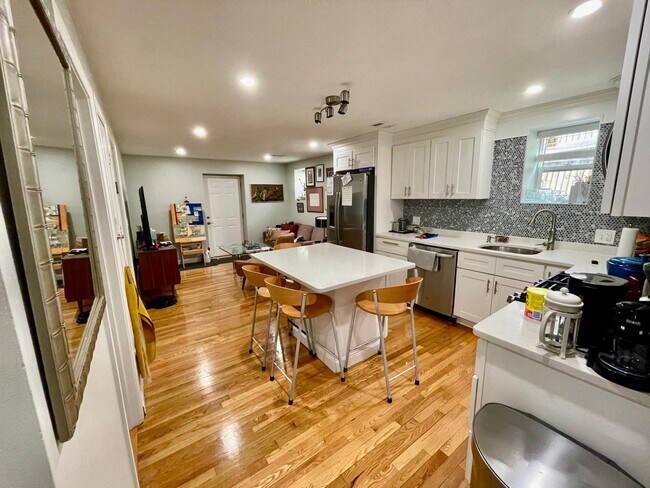 42 Woodrow Ave unit 1, Boston, MA 02124 - photo 2