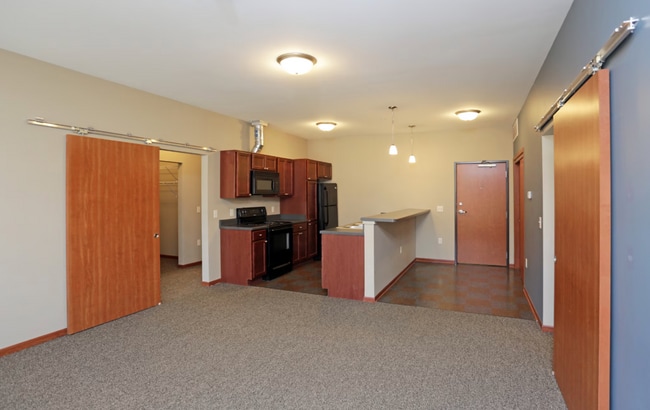 Oak Hill Apartments, Cedar Rapids, IA 52401 - photo 3