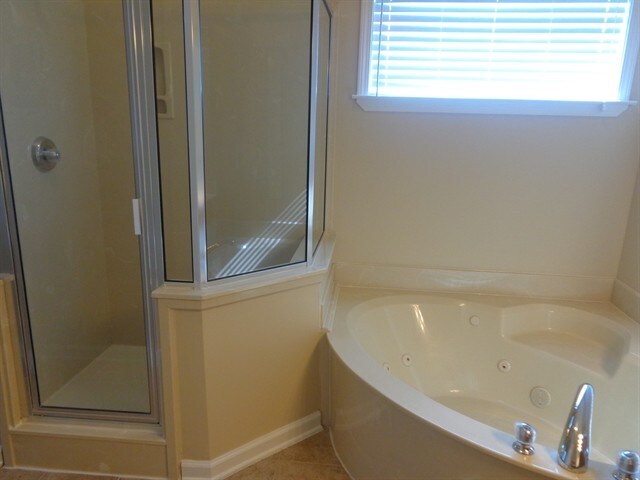 1587 Sutton Meadow Ln, Cordova, TN 38016 - photo 7