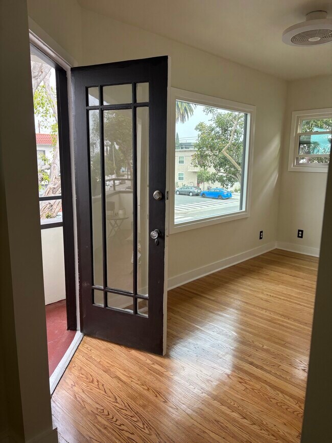 958 E 2nd St unit 962, Long Beach, CA 90802 - photo 7