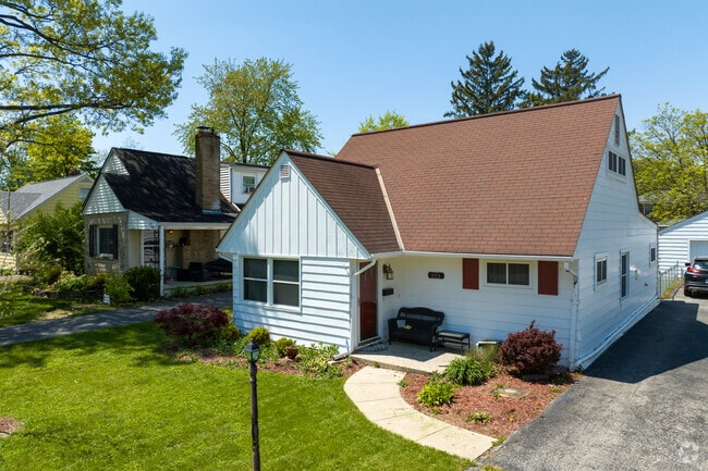 An amazing ranch style home in the Broadleigh home.