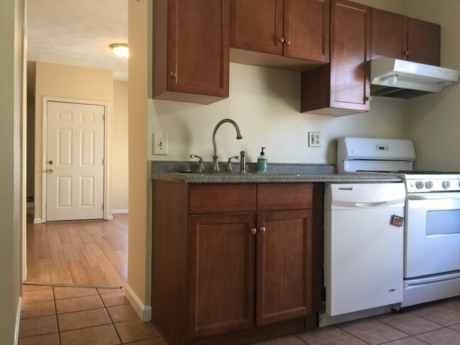 34 Pratt St unit 3, Allston, MA 02134 - photo 6