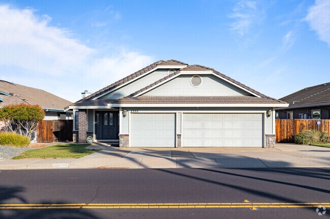 Classic comfort in Discovery Bay's single-story gem.