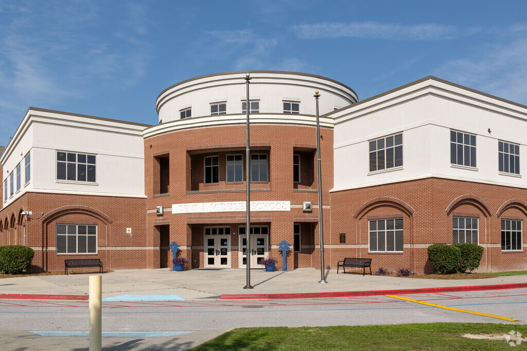 Dent Middle School is a public school in Columbia.