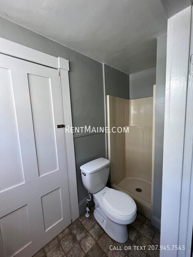 198 Center St unit 1, Old Town, ME 04468 - photo 6