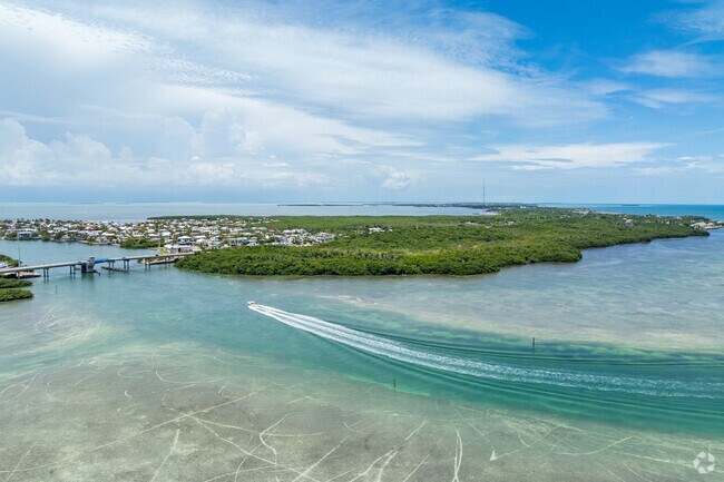 Tavernir offers crystal clear blue waters and world class fishing off its shores.