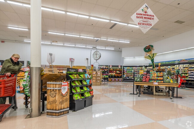 Redner's Warehouse Market in Inkerman, PA is the perfect place to find great deals on groceries.
