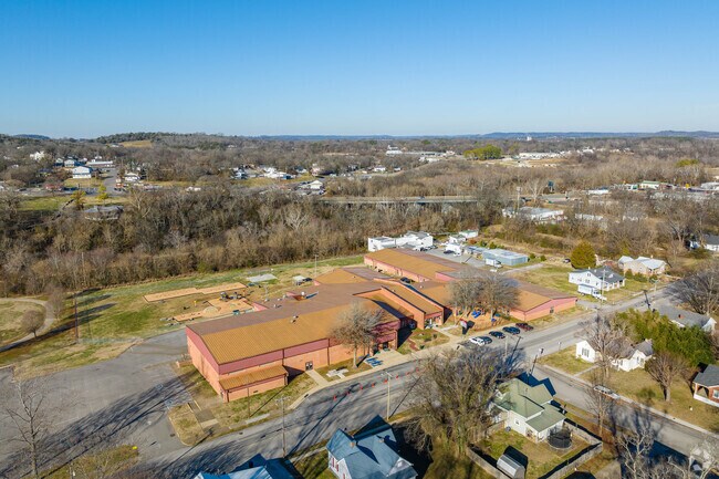 Riverside Elementary School is less than a mile away from Downtown Columbia.