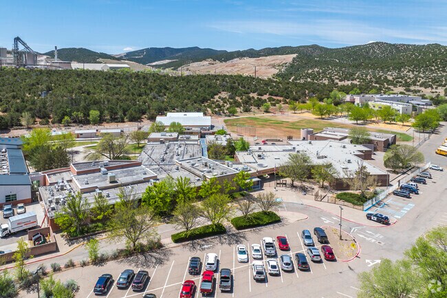 Roosevelt Middle School received a A- rating from Niche.