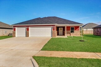 2453 E Timber Oak St, Republic, MO 65738