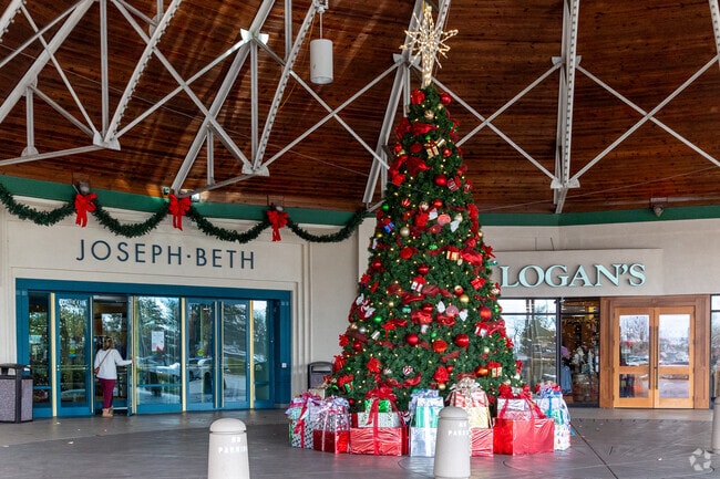 Rosemill shoppers head to Lexington Green for a variety of retailers and restaurants.