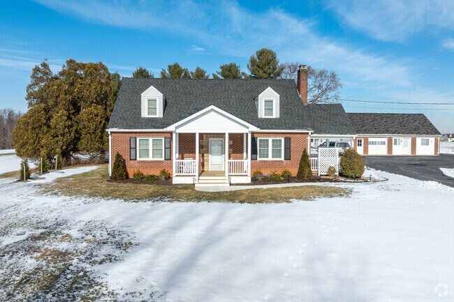 Cape cods more your speed? Fulton has many to offer.