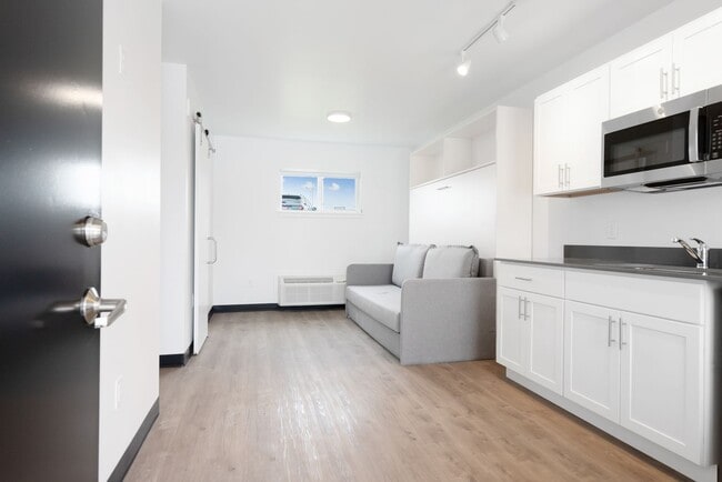 Falls Edge Studios, Cedar Falls, IA 50613 - photo 2