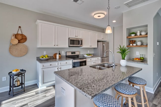 2038 Rexford Ct, Camden, SC 29020 - photo 3