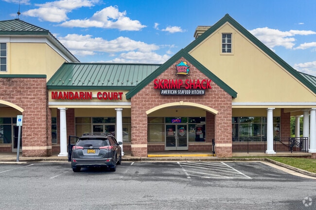 A multitude of dining options line Route 1 in Potomac Shores.