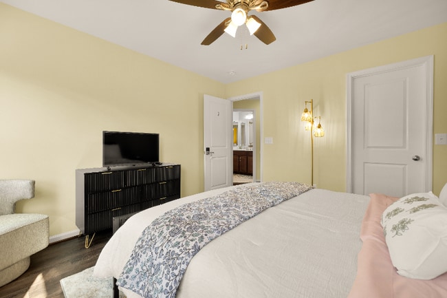 42268 Riggins Ridge Terrace unit 4 Imperial, Brambleton, VA 20148 - photo 2