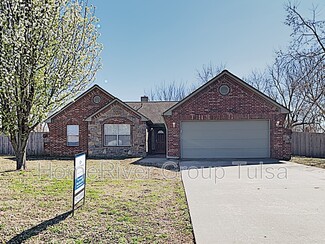 20952 E 36th Place S, Broken Arrow, OK 74014
