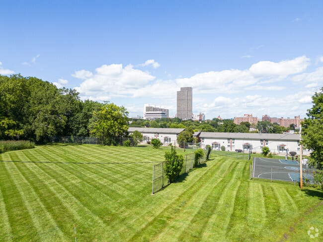 This view from Second Ave show the proximity to downtown Albany.